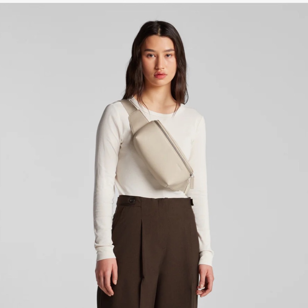 NEW Monos Metro Sling Belt Bag: Ivory - Picture 2 of 9